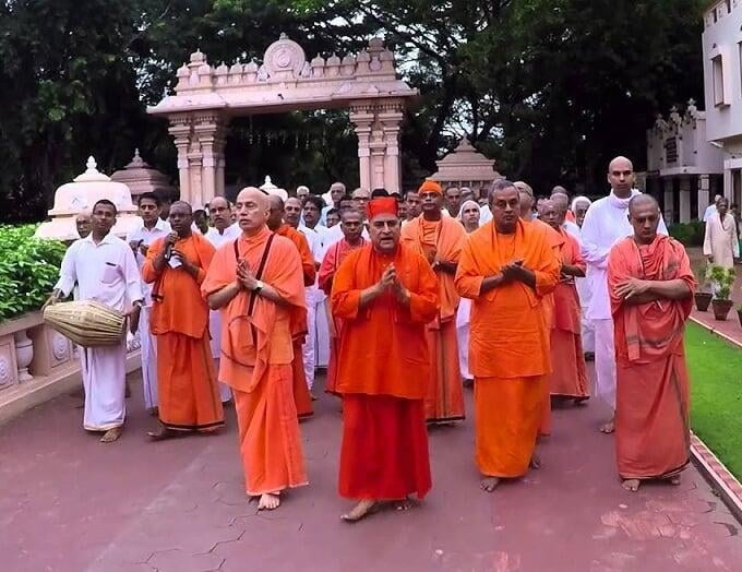 Uzha Sankeerthanam during Swami Ramakrishnananda Jayanthi 2015 